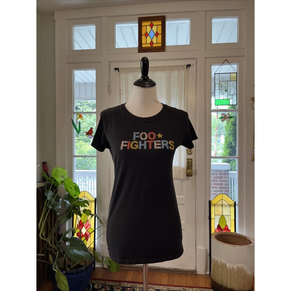 Vtg Foo Fighters  T-shirt Women L Black Short Sleeve Music Band Tee * READ **